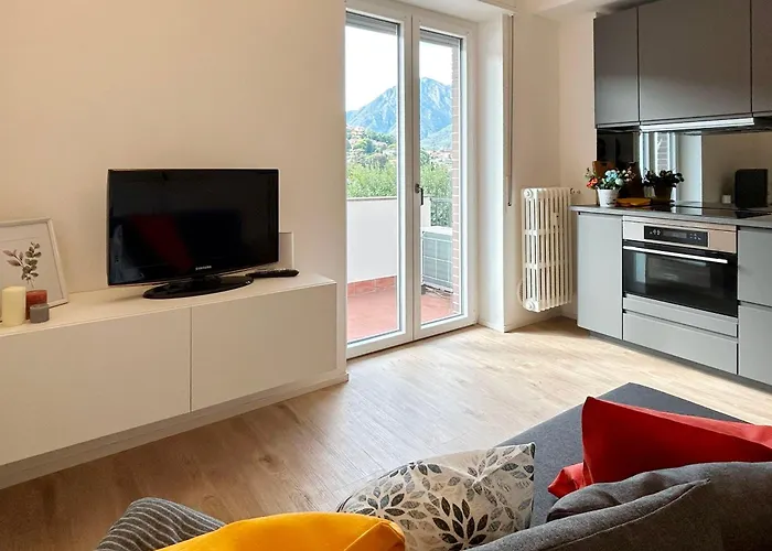 Lecco Lakefront Retreat